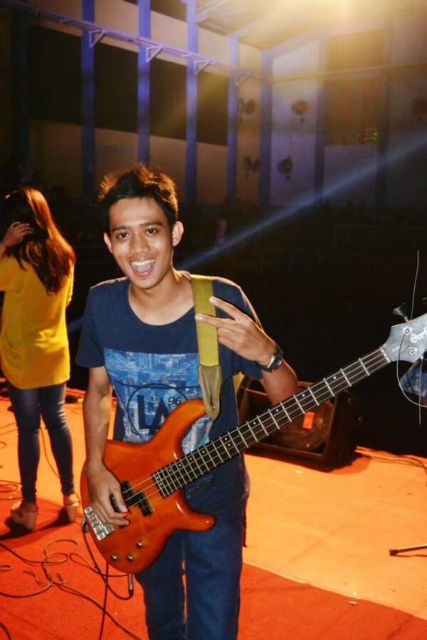 ini bassis kita <a href="/deniRD/">Deni Ramdan</a>
