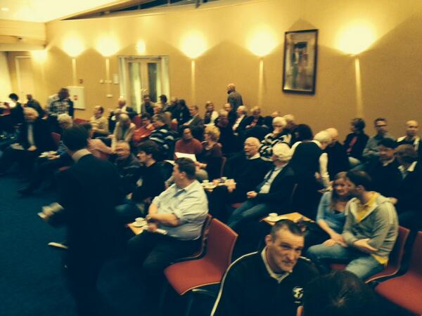 Superdruk in gemeentehuis.  Havenpark?