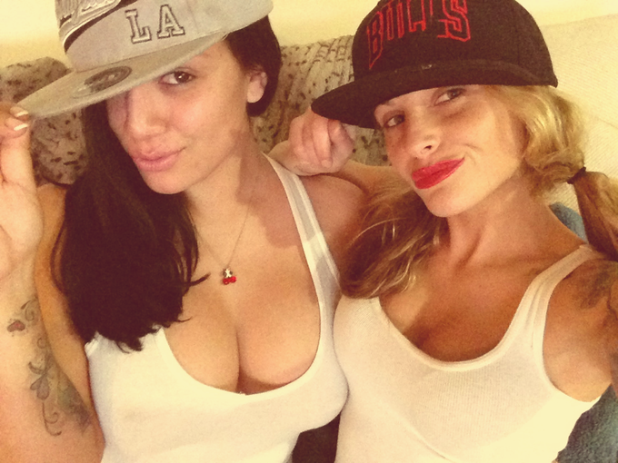 Me and my main girl luv this girl:-) http://t.co/a6zFXEbO3b