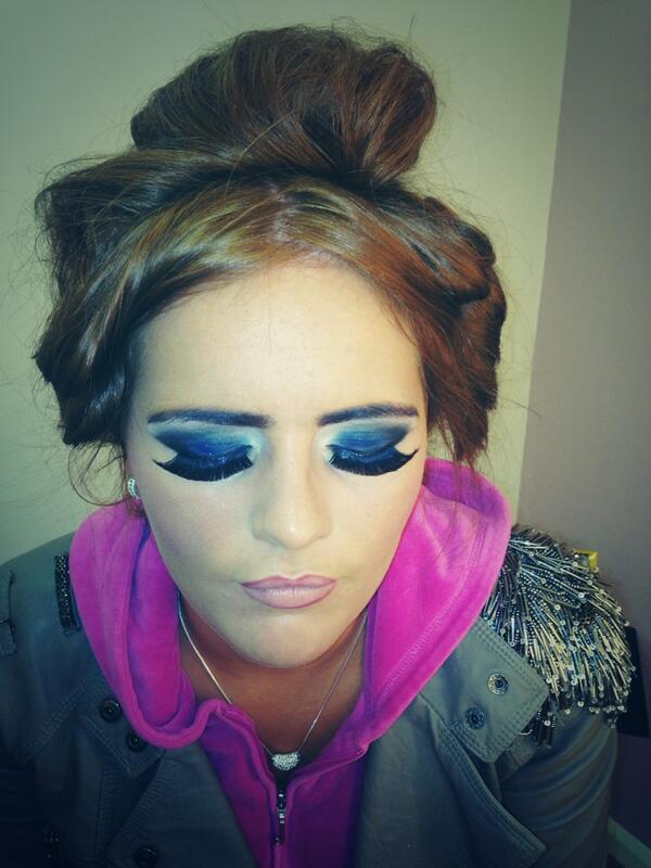 makeupbysj's tweet image. Navy smokes! Appointments available for valentines day💏