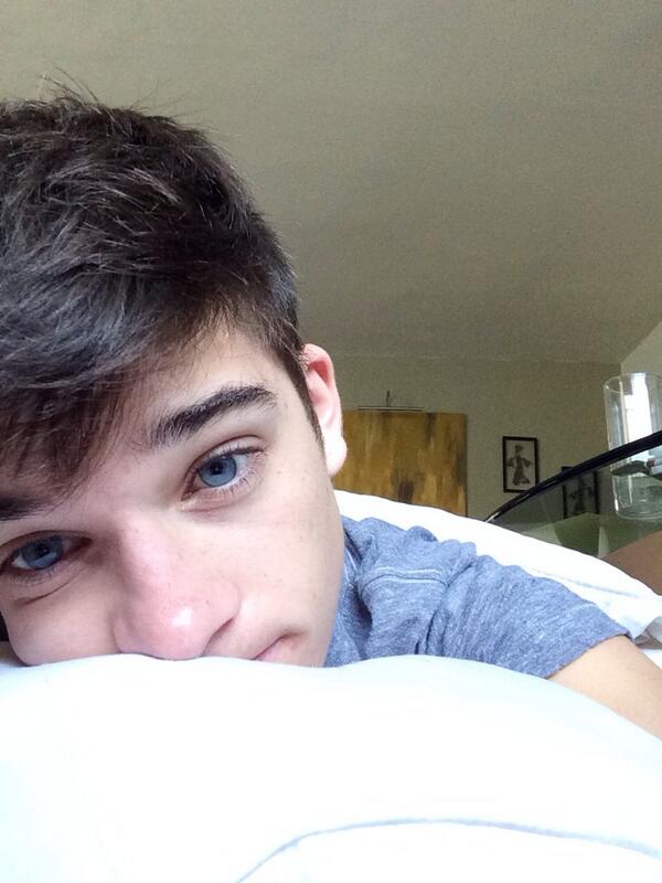 TheSeanODonnell's tweet photo. Post nap #messyhair #iamaloser http://t.co/rGf2T8INWA