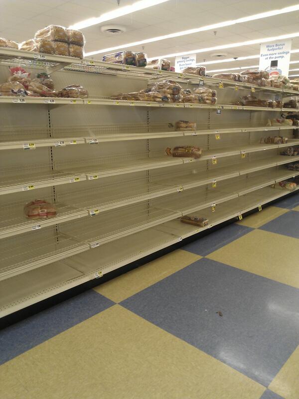 CAdams2692's tweet image. The bread aisle #southernproblem