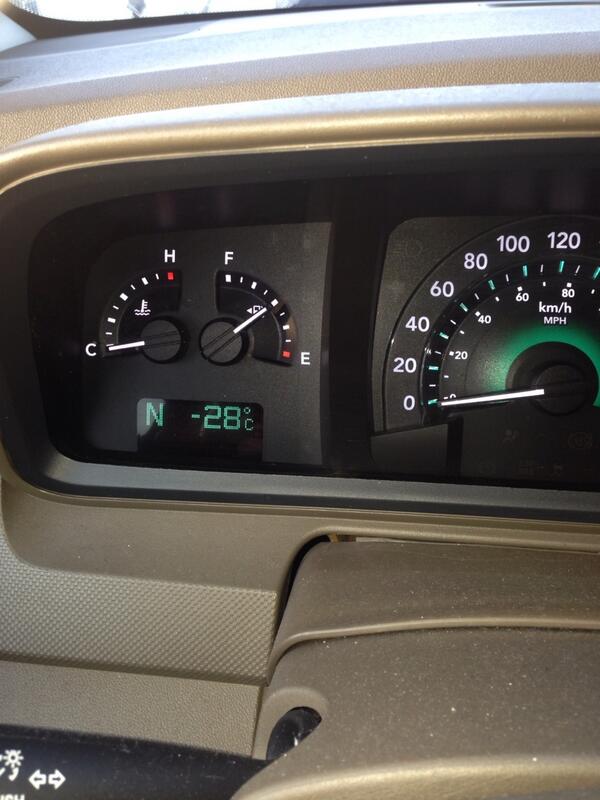 kuya_larry's tweet photo. Freezing in Edmonton http://t.co/LtxAspW8CF
