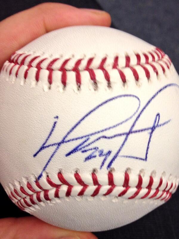 RedSox's tweet photo. Ok you crushed the jersey RTs, how about this signed baseball? Give us 5K retweets for #DavidOrtiz! http://t.co/kz2CzMR04p