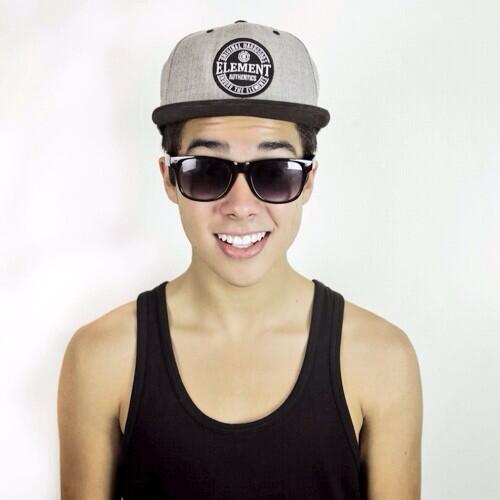 SilviVivas's tweet photo. “@MarioBautista_: Ustedes causan este efecto en mi. ❤️♕ #Bautisters ❤️ http://t.co/gRxZDmFyVi”
