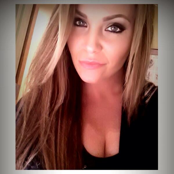 BeautyBlogMUA's tweet photo. #Makeup Look 💋😘 http://t.co/TjT4GCalF8