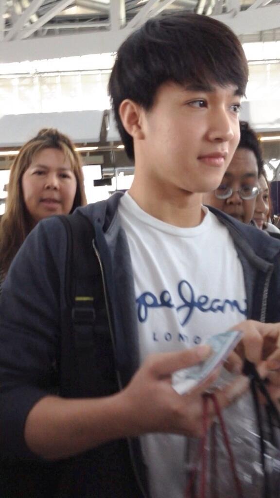 r_sao's tweet photo. หลานน่ารักกับคุณอาวุ่นวาย^^
ภาพcr.น้องดาวคนสวย http://t.co/N7MO1i8nfK