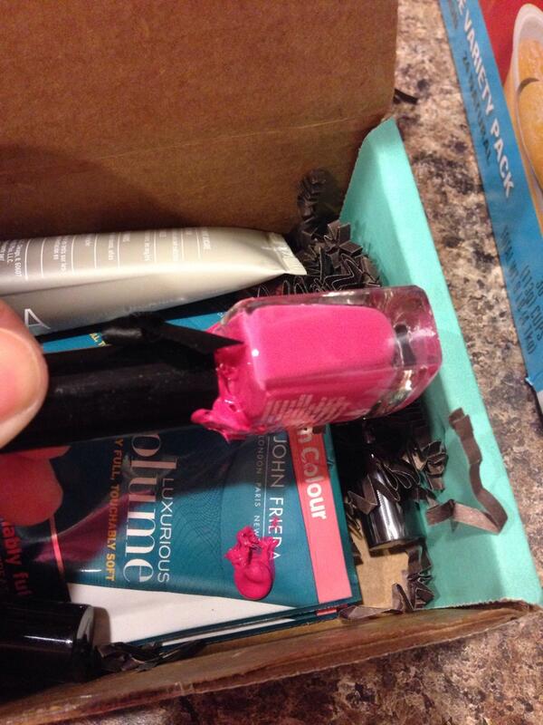 MichelleScratch's tweet image. Sucks!! I got to open my @BeautyBox5  and the polish leaked... This sucks!!