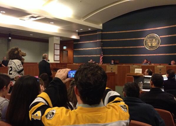 Daryl Evans (w. Bailey) speaks in support of the Culver Ice Arena #SkatingRoyalty #SaveCulverIce #LAKings