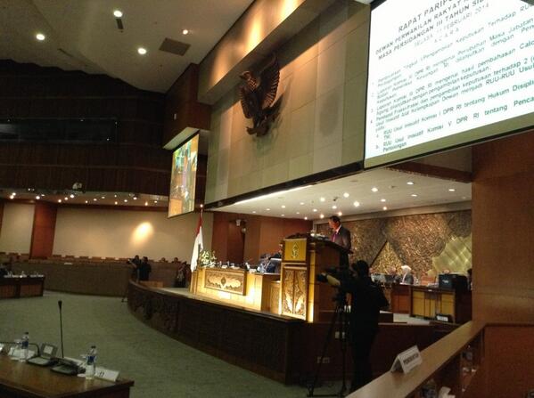 SrieAT's tweet photo. RUU Perdagangan disahkan dlm  Rapat Paripurna DPR RI-11/2/2014 @Gwirjawan@ayoktamin ...alhamdulillah ... http://t.co/g3JFsFdnPk