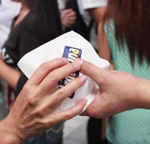 ArgentinaMeats's tweet photo. Show us na #GanadoKa! Be part of the free Argentina Corned Beef sampling at Eastwood Trike Terminal. Happening now! http://t.co/V2hzfFmcvD