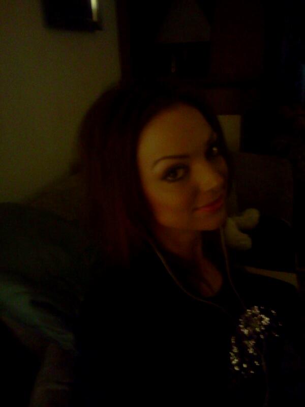 JessiSummers26's tweet photo. relaxing at home after a long day :) http://t.co/HDt6fpH3tc