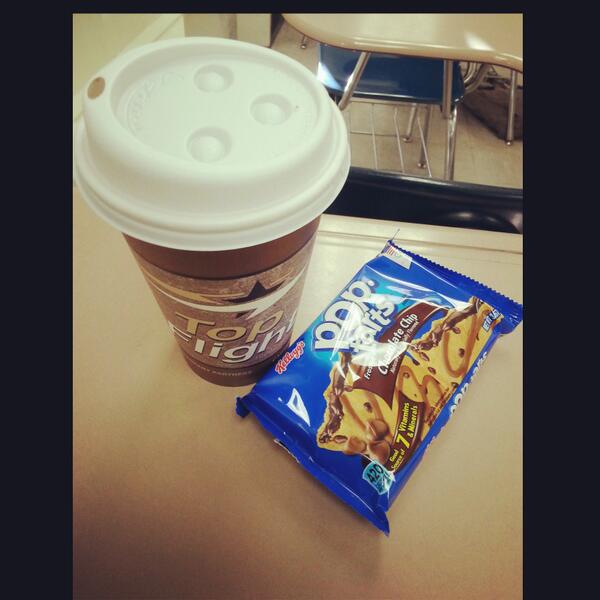 Jasminee_Alize's tweet photo. This be my life http://t.co/OaC4ZO9a5c