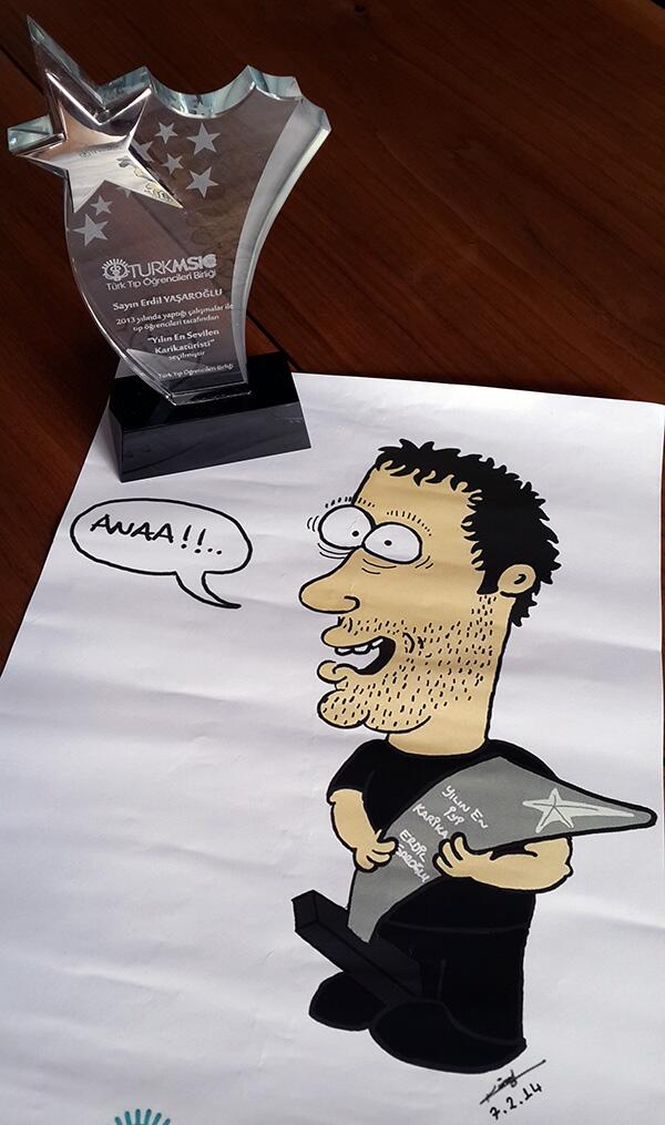 erdilyasaroglu's tweet photo. Türk Tıp Öğrencileri Birliği bana iki ödül verdi. Biri normal, biri de karikatürlü. Çok teşekkür ederim. http://t.co/1z3MRC6tEC