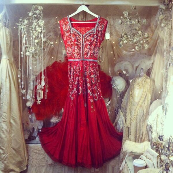 Sheelin Lace London tweet media