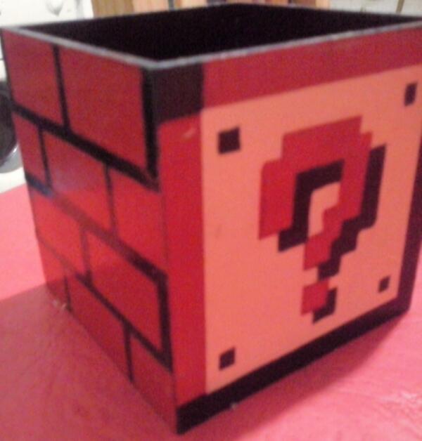 GameBoxDesign's tweet photo. 2 cajas nuevas de Mario Bros pintadas y con barniz <3 para la #ExpoClassicGaming http://t.co/Sxu8yYAait