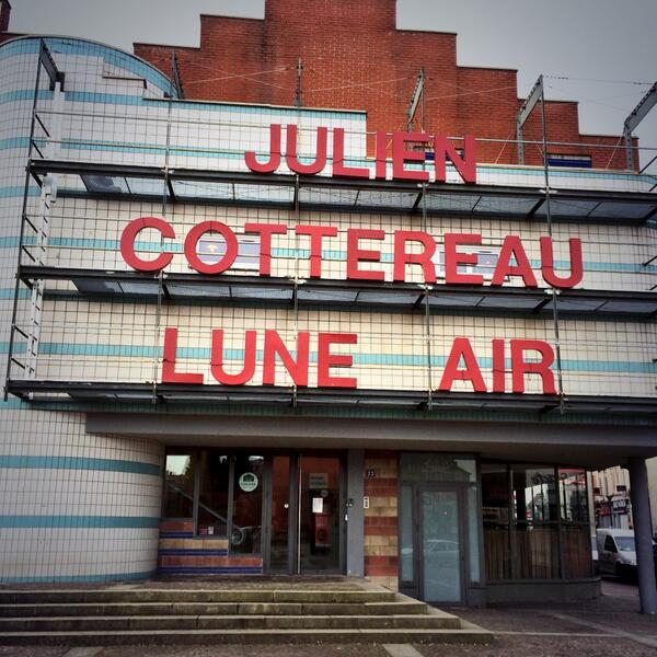 JulienCottereau's tweet photo. LUNE AIR à Roubaix pour 3 shows ! C'est un peu notre Olympia ;D http://t.co/MwflmCRbPO
