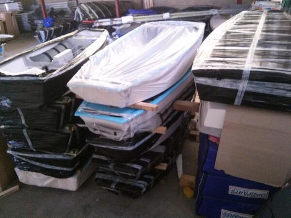 We´ve recieved the 2014 Blueblue models. We are very happy!!! New Optimist and 420s for our summer courses!