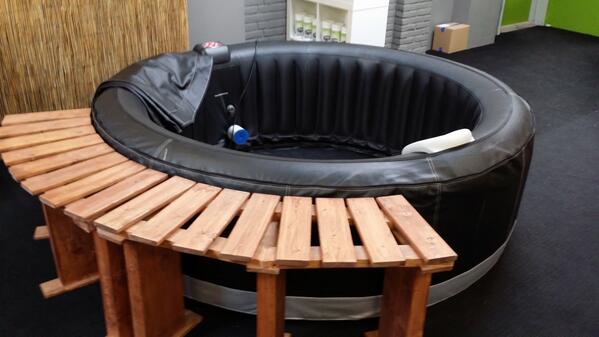 easybubbels's tweet photo. Wilt u met 6-personen bubbelen dan kan dit met de G-Spa 208. Voor informatie bekijk onze site http://t.co/5WDiSnMVyR http://t.co/RWWRf0kzuQ