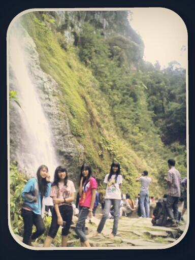 AinunReus's tweet photo. ada lagi wkwk @gita_katha @SindiAyPermana @TshaMartsha http://t.co/ohSclJ6xTf