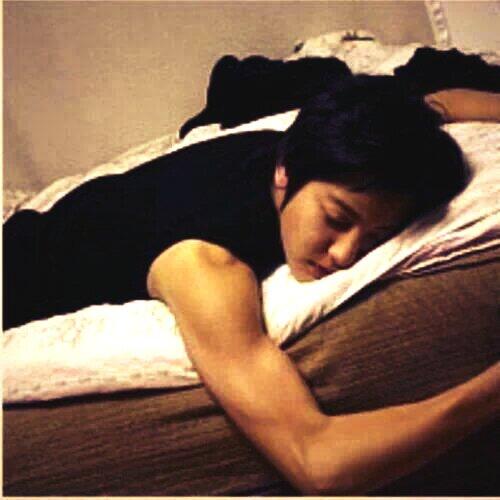 SDevil_Chanyeol's tweet photo. Tired --> Sleep :3 Gnite.. http://t.co/GAmILbXuIS