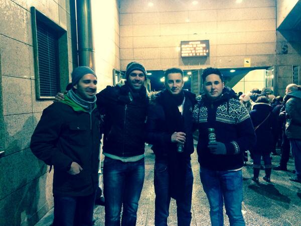 fernandodenoche's tweet photo. Ejercicio de calentamiento en el Calderón http://t.co/LlOux6tzMl