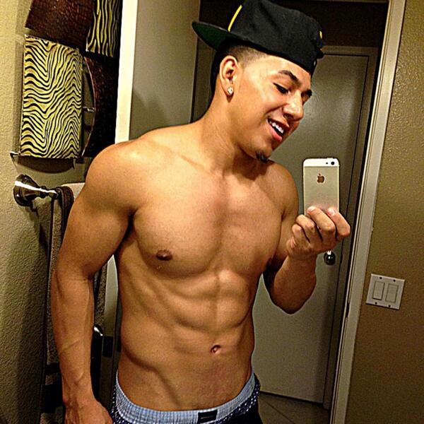 OfficialJuilusQ's tweet photo. New pic Follow me on Ig: @officialjuilusquin http://t.co/D6A7pEZEHp