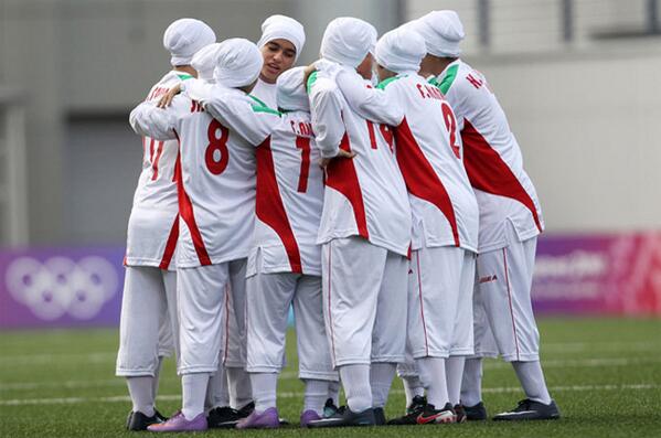Four players were banned from the Iranian women's national team for failing gender tests. yhoo.it/MH1oVx