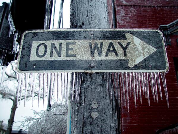 Allstate's tweet image. How to survive without power (and other critical #winter storm tips): al.st/1aOF0F0 |