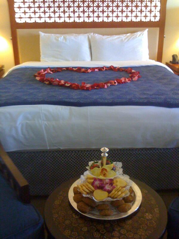 MarriottHawaii's tweet photo. Hau'oli La Aloha ("Happy Valentine's Day") from JW Marriott Ihilani Resort &amp; Spa! http://t.co/JJyf4IeU0n