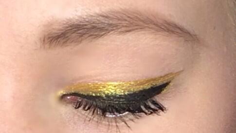 MACcosmetics's tweet image. A special #NYFW #MACtip.  @MAC_Regan_R: Get the @BadgleyMischka look w/ Super Slick Liner in Pure Show. #MACbackstage