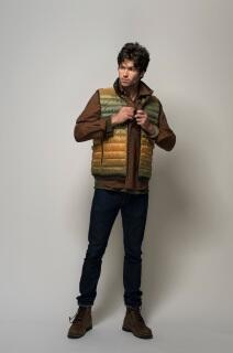 Comstock_Co's tweet photo. Stay warm and looking cool with the Canyon vest. Find it at select @Bloomingdales. #weartheexperience http://t.co/74W1fPHRzp
