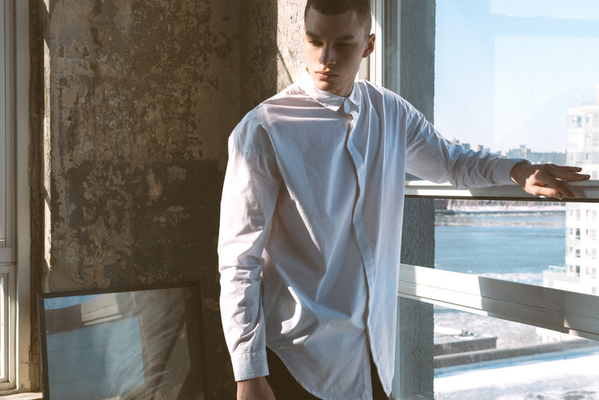 UrbanOutfitters's tweet photo. It may LOOK like a classic white button-down... http://t.co/1R175mIpw7 #bettertogether http://t.co/EVPWR5BU4E