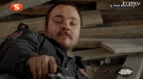 Bana kefendir yatak, sana tabuttur havuz;  Sen kıvrıl, ben gideyim, Son Peygamber Kılavuz! @Ekip1