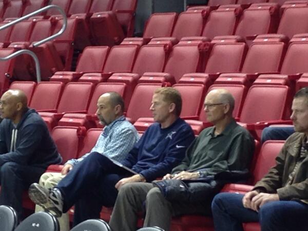 JoeTrahan's tweet photo. @dallascowboys  head coach Jason Garrett and his staff at SMU Basketball practice today. #learningfromlarry #ponyup http://t.co/xt6LAdN4pz