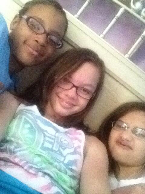 catcher165's tweet photo. Chilled with my awesome friends and wishing my bf was here http://t.co/rTWdPo97Ah