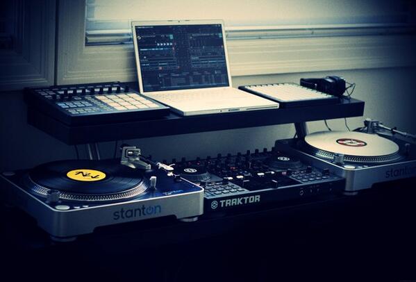 Furkankhrmn22's tweet image. Tek isteğim :) #Traktor #DJSystem