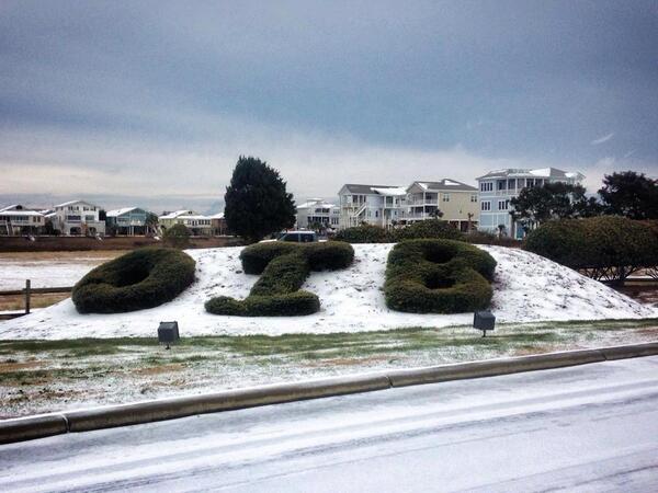 Looks like we might have some more snow here at the beach! 

Read more: bit.ly/1lxKIw6