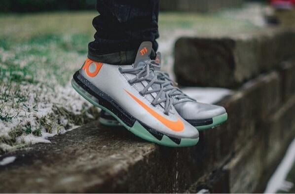 Nike iD KD 6's 
| Worn by @Mike_AYoungPimp |
Retweet if: You would rock these