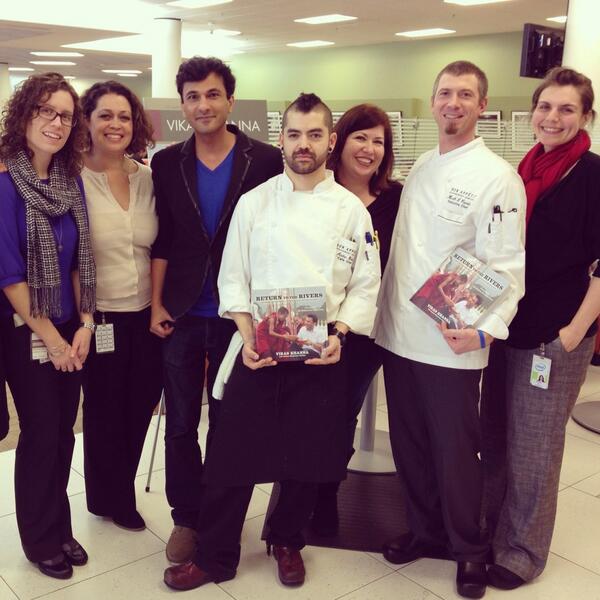 Team_Vikas's tweet photo. RT"@sarahvalentinaj: Star Chef Vikas Khanna with the team @CaramiaB @TheVikasKhanna #returntotherivers http://t.co/pR2R8GBzuH"