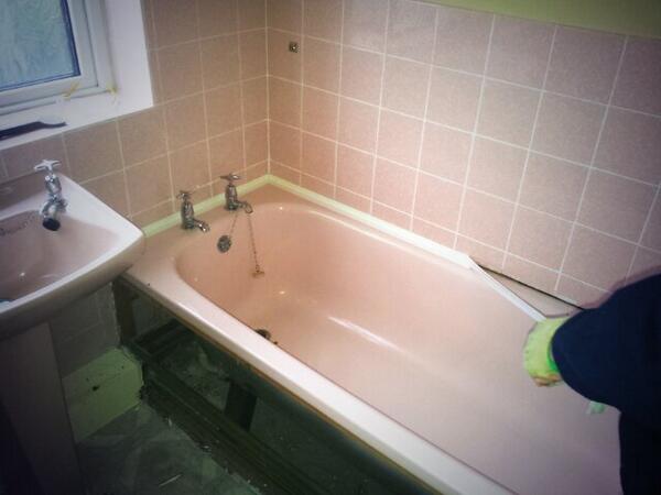 HiProHeating's tweet image. Started latest bathroom today. We'll transform it with @toppstiles