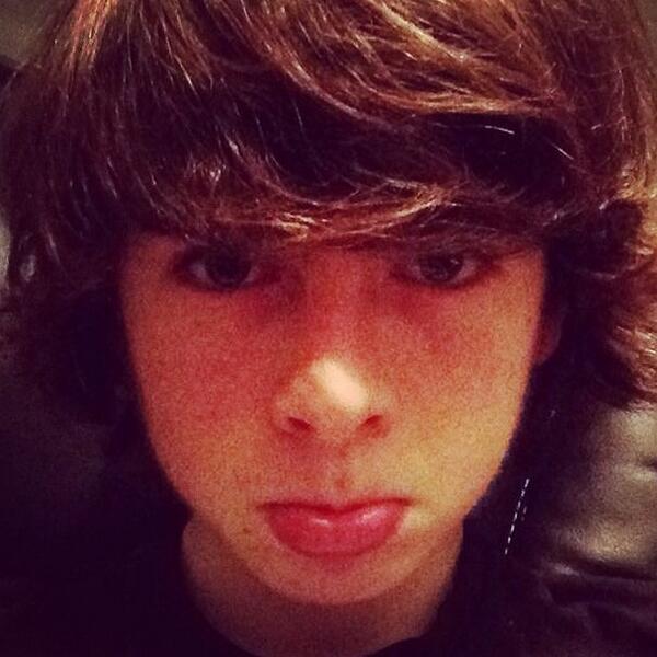 CarlAddicted's tweet image. Who needs the duck face when u can just do the chandler face.. 😏