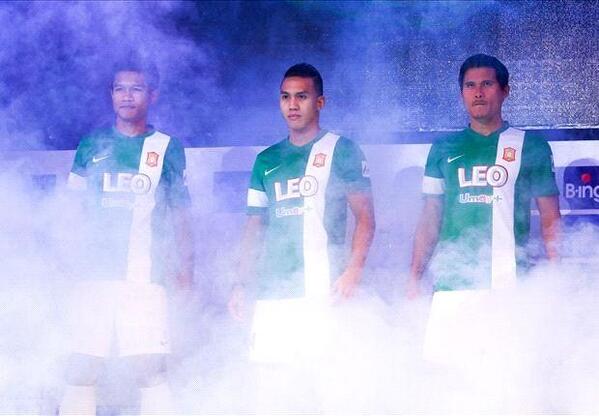 Goal_TH's tweet photo. ลีซอประกาศว่าฤดูกาลนี้เขาจะยิงอย่างน้อย 15 ประตูให้ #BGFC แฟนๆ บอลไทยว่า #Teeratep จะทำได้ไหม http://t.co/gaJb23Babd http://t.co/RKzhMO3Bgu