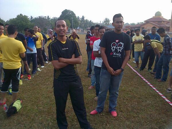 norrose79's tweet photo. ^_^ RT @Rela_KualaLipis Pskn Bola spak lipis dktuai olh PgR Azmi&amp;pskn ini dberi nma Gula Kabung Lepeh @KP_RELA http://t.co/S2OpxXDOzO