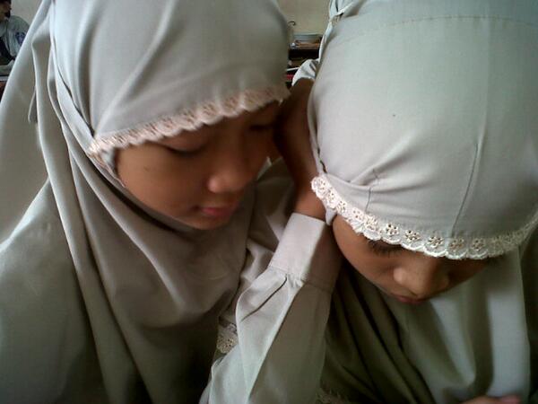 indira_3814's tweet photo. Si 2 semprol @naga_jessica http://t.co/2zxYDeDWL1
