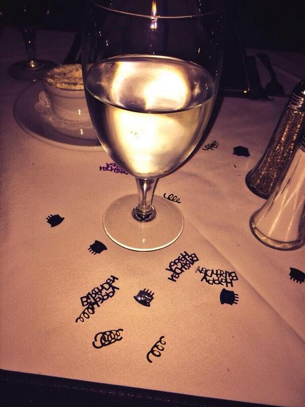 ColormenaeC's tweet photo. Birthday Girl At Ruth Chris or Whateva 😂😂 http://t.co/MTvVOPFDPk