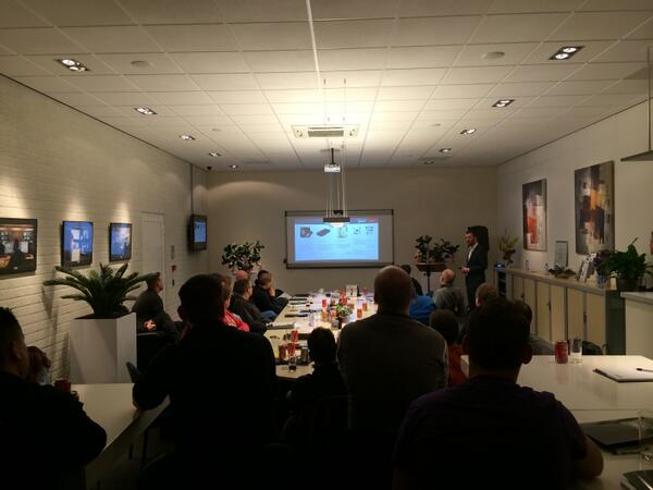 AutosoundBV's tweet photo. Zeer geslaagde dealertraining @TrackJackeurope  bij meldkamer @EuroPACOss gisteravond; bedankt! http://t.co/xQ33UjJIOY