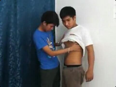 CRaka00's tweet photo. Pinoy HOT Twinks http://t.co/YxJlPAaY56 http://t.co/T8QaDYAPQD"