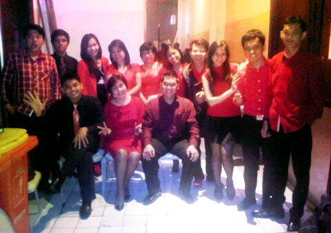 BACICHO's tweet photo. Perform on Serba Mulia Auto Awarding at Novotel w/ @jacqiqin @mariohesly @ciidoremi @borjun_kales @jerrymanu11ang http://t.co/r6hcuTIlbp