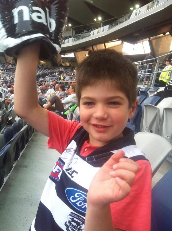 burtontim's tweet photo. Go cats #belongeelong http://t.co/nQt7n6bIFd